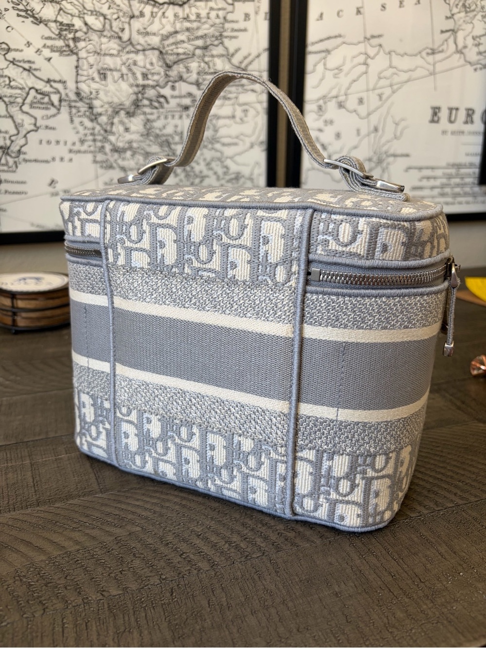 Dior Light Gray Dior Oblique Vanity Case - Picture 4 of 16
